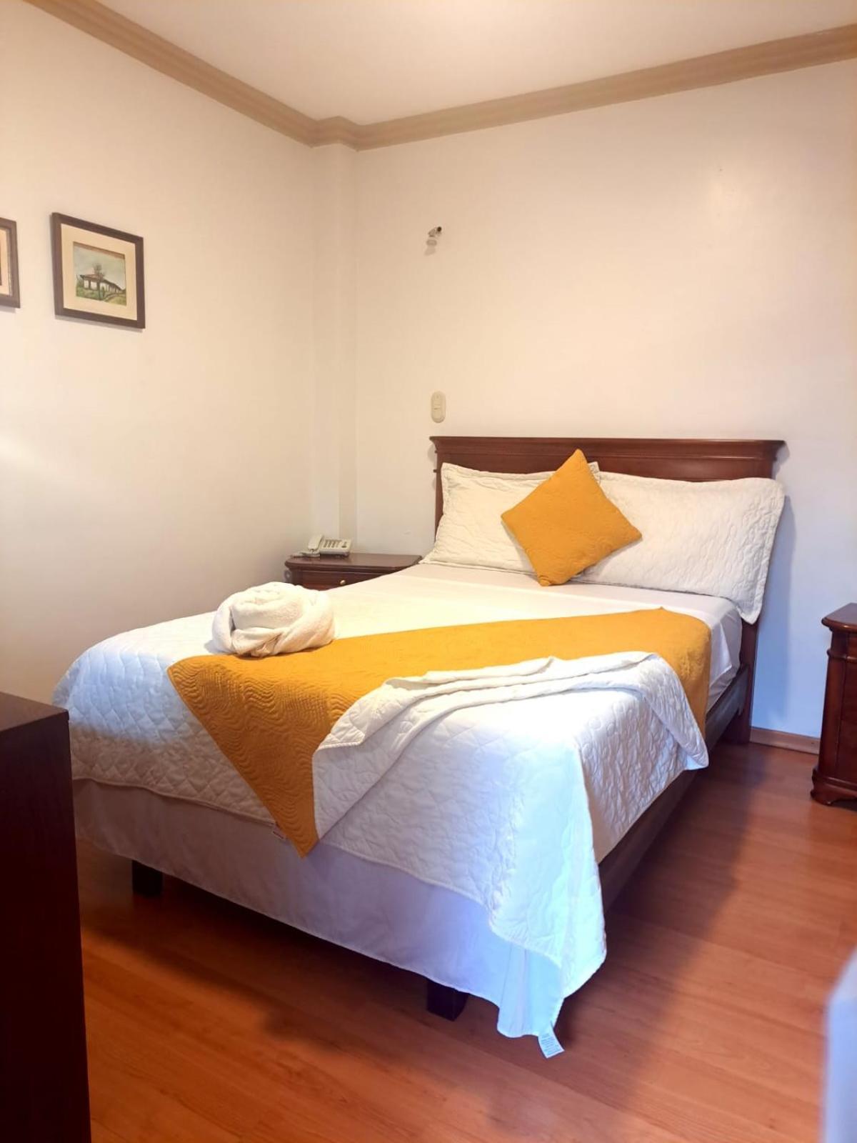 Hotel Coronel กูเอ็งกา ภายนอก รูปภาพ