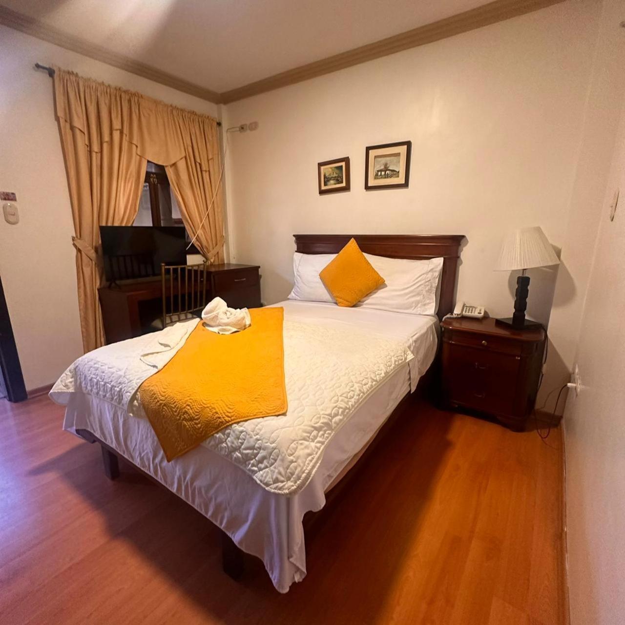 Hotel Coronel กูเอ็งกา ภายนอก รูปภาพ